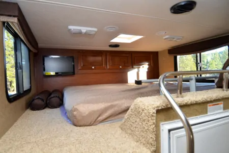 Outlaw RV's Thor Motor Coach Outlaw 37LS Class A Toy Hauler