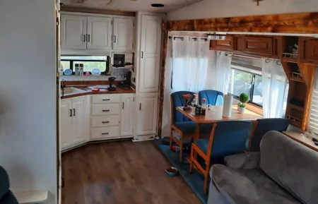 Blaise's National Seabreeze Fifth Wheel