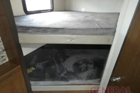 Sun Prime Time Avenger ATI Travel Trailer