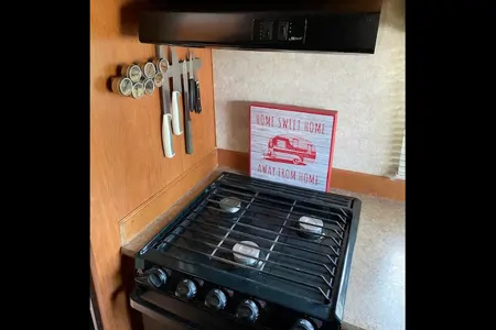 L's Adventurer Ford Class C