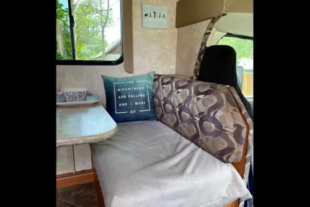 L's Adventurer Ford Class C