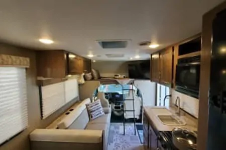 RV Trippin - “Waldo” Winnebago 25J Class C