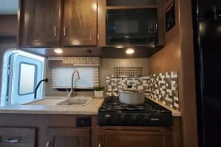 RV Trippin - “Waldo” Winnebago 25J Class C