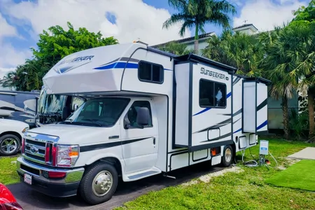 Vincent Forest River Sunseeker 2550 Classe C
