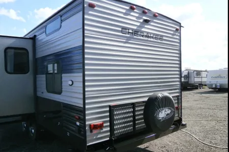 Jen & Lee's Cherokee 2020 274dbh Travel Trailer