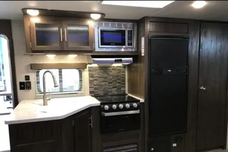 Jen & Lee's Cherokee 2020 274dbh Travel Trailer