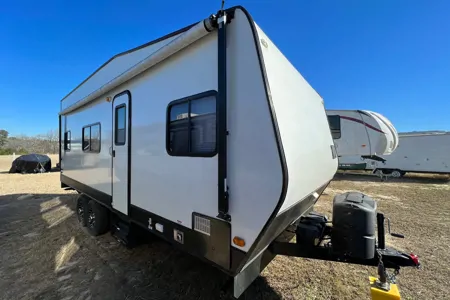 Pat's MANCAVE Dune Sport Toy Hauler