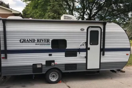 Colin & Erica’s Grand River 19BH Travel Trailer