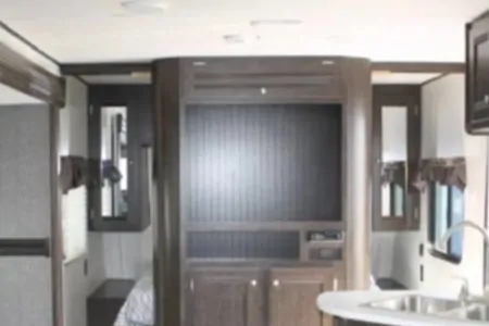 Greg’s 2019 pioneer ds320 Travel Trailer