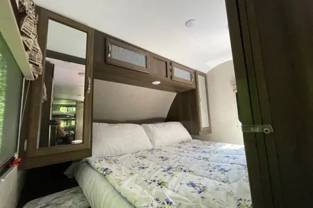 Rubie's Keystone Bullet 277BHS  Travel Trailer