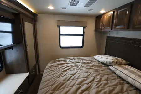 Family & Fun Entegra Coach Vision XL 34G Class A