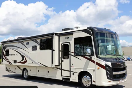 Family & Fun Entegra Coach Vision XL 34G Class A