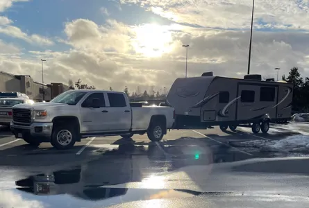 Chels and Steve's Dutchmen Kodiak Travel Trailer