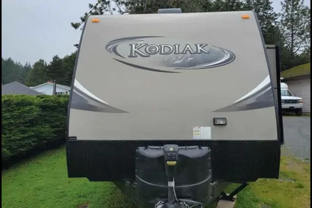 Chels and Steve's Dutchmen Kodiak Travel Trailer