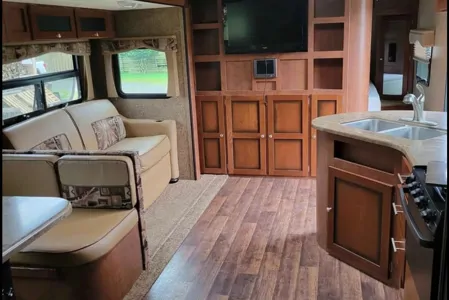 Chels and Steve's Dutchmen Kodiak Travel Trailer