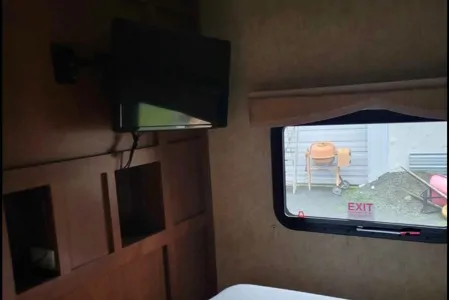 Chels and Steve's Dutchmen Kodiak Travel Trailer