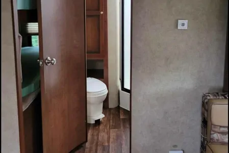 Chels and Steve's Dutchmen Kodiak Travel Trailer