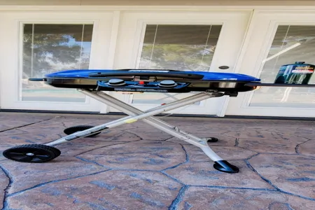 Class C Nexus Triumph w/overhead bunk ( 3 Miles from Last Vegas Strip & Airport (LAS) )