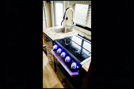 Family 2019 Chevrolet Motorhome - Thor Freedom Elite Class C