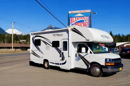 Family 2019 Chevrolet Motorhome - Thor Freedom Elite Class C