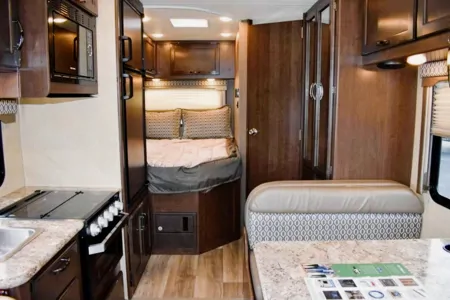 Family 2019 Chevrolet Motorhome - Thor Freedom Elite Class C