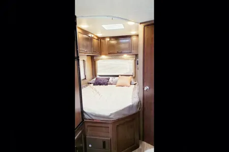 Family 2019 Chevrolet Motorhome - Thor Freedom Elite Class C