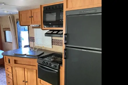 The Glamping Palace Bunkhouse - Edmonton or Ross Haven Pickup