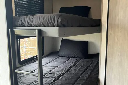 Roxana's excellent RV for travel 