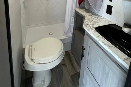 Roxana's excellent RV for travel 