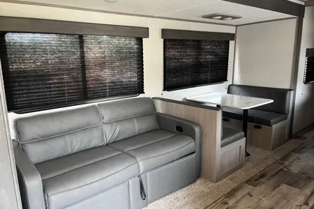 Roxana's excellent RV for travel 