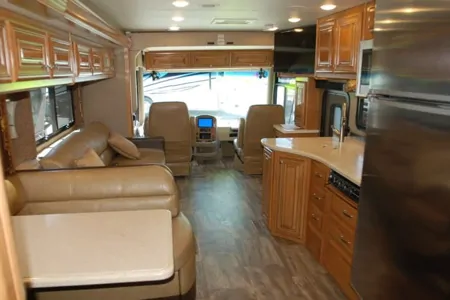 2016 Thor Palazzo Diesel Pusher *1.5 Baths*-No Special License Required!
