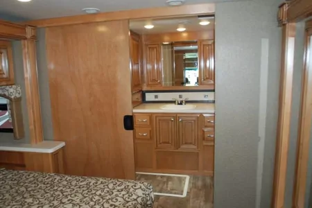 2016 Thor Palazzo Diesel Pusher *1.5 Baths*-No Special License Required!