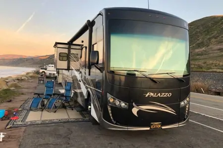 2016 Thor Palazzo Diesel Pusher *1.5 Baths*-No Special License Required!