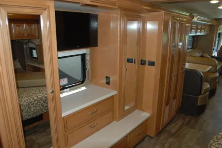 2016 Thor Palazzo Diesel Pusher *1.5 Baths*-No Special License Required!