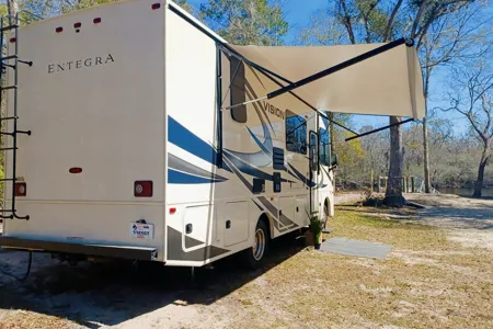 2022 CONVENIENT & EASY TO DRIVE RV!!! Entegra Coach Vision 27A