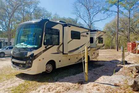 2022 CONVENIENT & EASY TO DRIVE RV!!! Entegra Coach Vision 27A