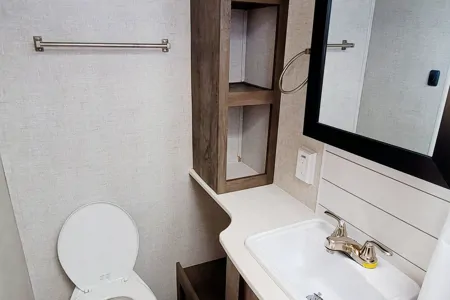 Family Travel Trailer w/bunk bed ( 3 Miles from Strip)