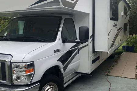 Oscar & Lucy Jayco Redhawk Class C