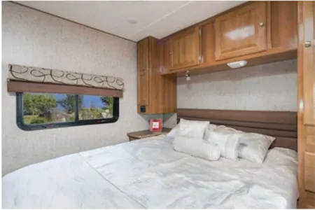 Arie's Thor Class C 28 ft