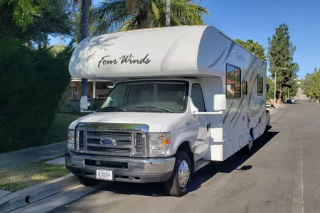 Arie's Thor Class C 28 ft