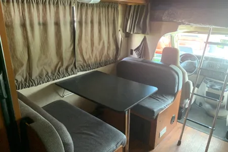 13 Thor Motor Coach Majectic Class C