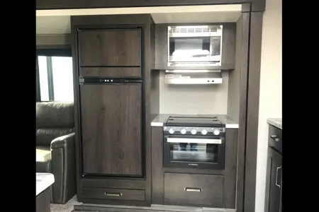 Sarah's and Gavin’s Grand Design Transcend 261BH Travel Trailer
