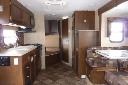 Great Condition - 23' Travel Trailer (No Smoking)