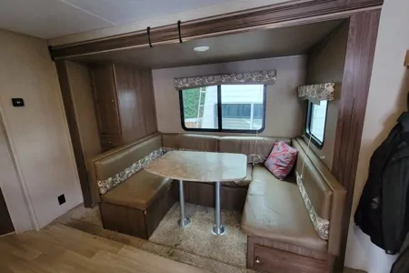 Thorne's Coleman Lantern Travel Trailer