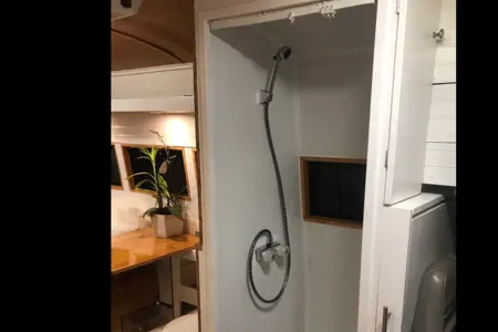 Converted School Bus SKOOLIE fully solar powered SEATS 7!