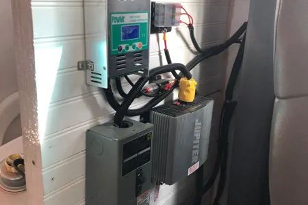 Converted School Bus SKOOLIE fully solar powered SEATS 7!