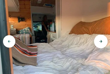 Converted School Bus SKOOLIE fully solar powered SEATS 7!