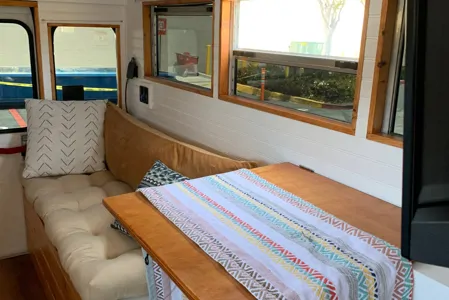 Converted School Bus SKOOLIE fully solar powered SEATS 7!