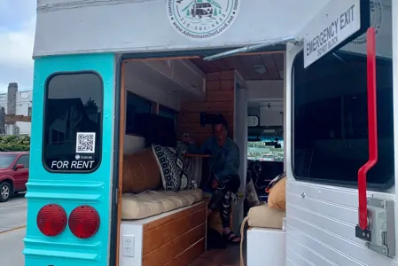 Converted School Bus SKOOLIE fully solar powered SEATS 7!