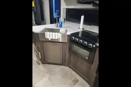 2021 Coleman Lantern Series 295QB Travel Trailer